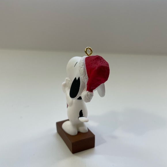 Snoopy Hallmark Keepsake Christmas Ornament 50th Anniversary 1999 - Picture 4 of 16